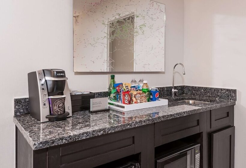Premium Suite, Embassy Suites By Hilton Raleigh Crabtree