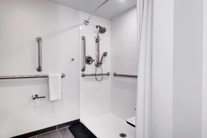 Suite King Size Seng, Embassy Suites By Hilton Raleigh Crabtree
