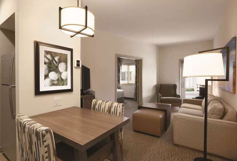 חדר סטנדרט עם מיטת קינג, Embassy Suites By Hilton Raleigh Crabtree