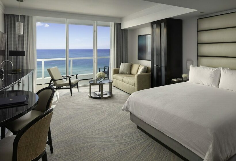 带皇后床的青年套间, Fontainebleau Miami Beach