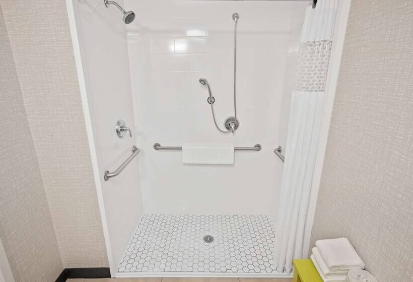 Номер Стандарт Адаптированный для Инвалидов, Hampton Inn Cleveland Westlake