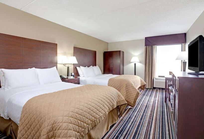 Номер Стандарт 2 Двуспальные Кровати, Wyndham Garden Charlotte Airport Southeast