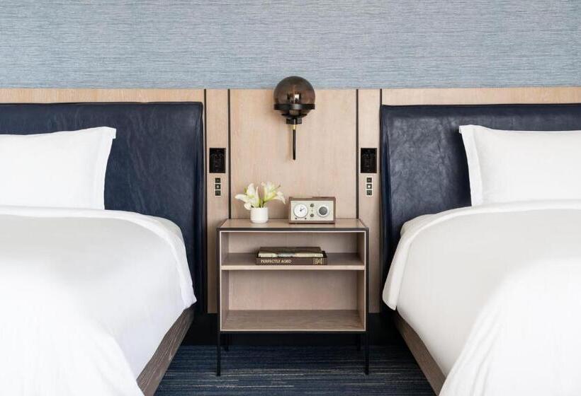 Номер Стандарт с Балконом, The Ritz Carlton Dallas, Las Colinas
