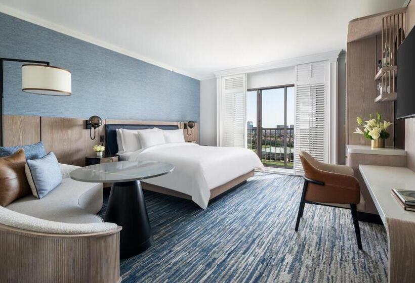 Номер Стандарт Вид на Гольф, The Ritz Carlton Dallas, Las Colinas