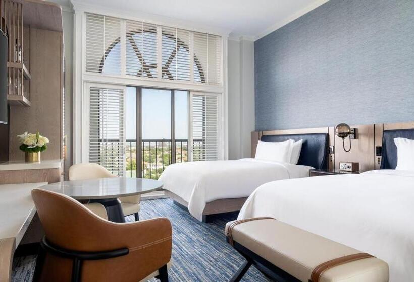 Номер Стандарт Вид на Гольф, The Ritz Carlton Dallas, Las Colinas