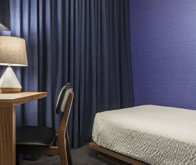 스탠다드 룸 더블 침대, Found Hotel Boston Common