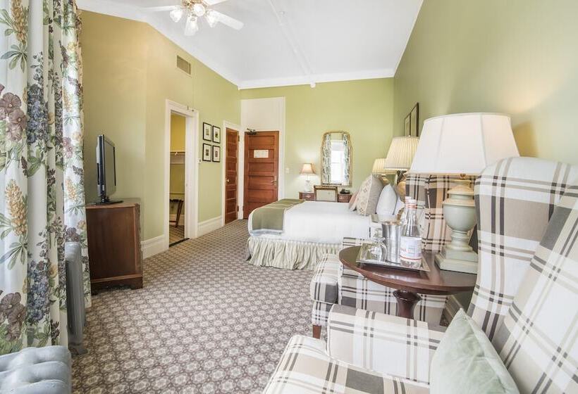 Семейный Номер, Omni Mount Washington Resort & Spa