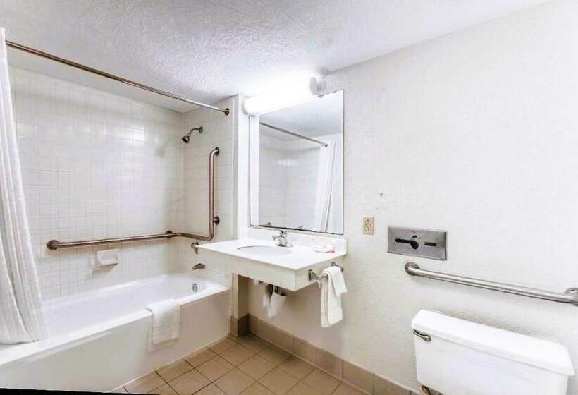 ２ダブルベッドのスタンダードルーム, Quality Inn Nacogdoches Near University