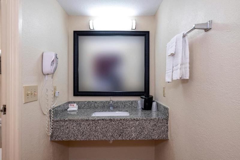 Номер Deluxe Адаптированный для Инвалидов, Red Roof Inn Houston North   Fm1960 & I 45