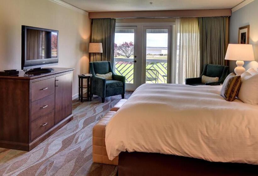 キングサイズベッドのスタンダードルーム, Kingsmill Resort