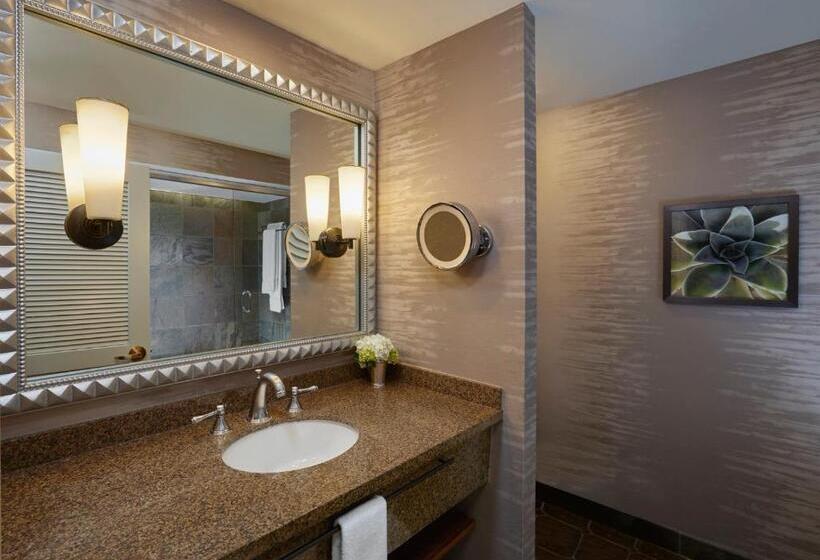 חדר סטנדרט לשלושה, Loews Ventana Canyon Resort