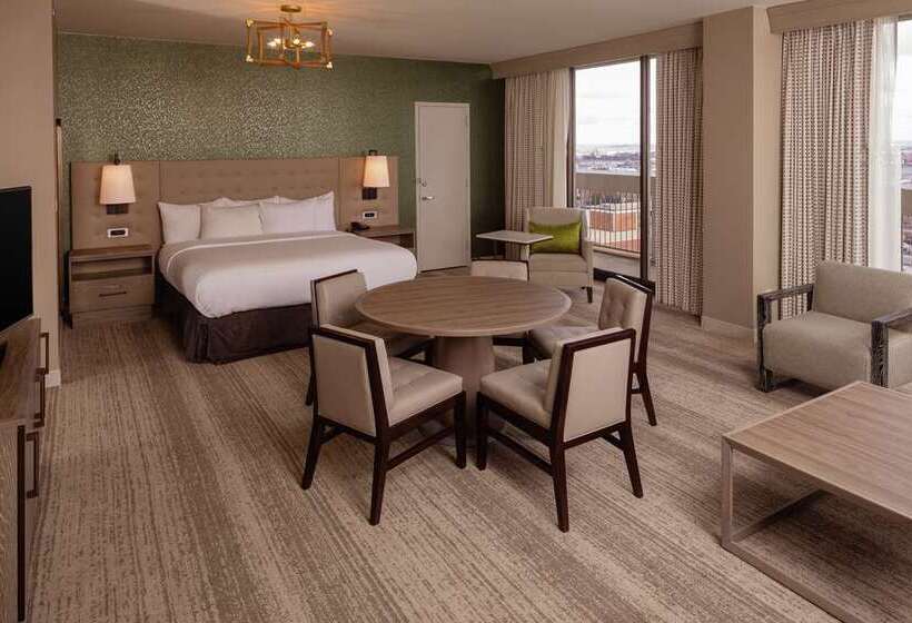 스탠다드 룸 킹사이즈 침대, Hilton Birmingham Downtown At Uab