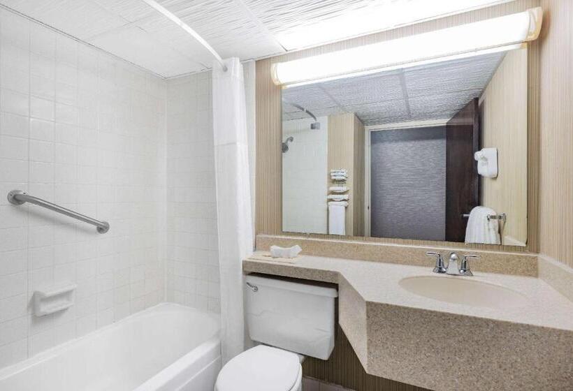 标准间, Ramada By Wyndham Grand Forks