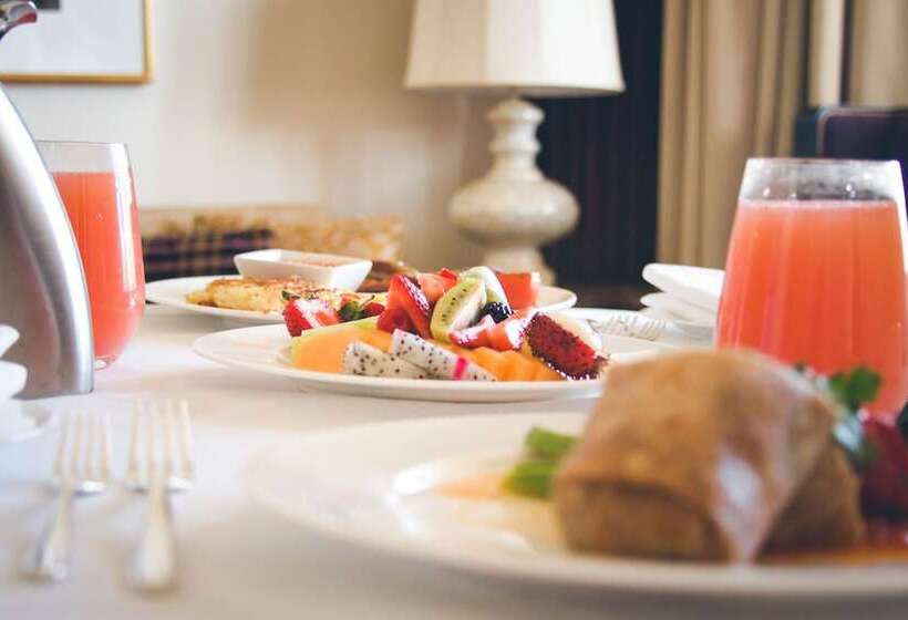 سوئیت با بالکن, Beverly Wilshire, A Four Seasons