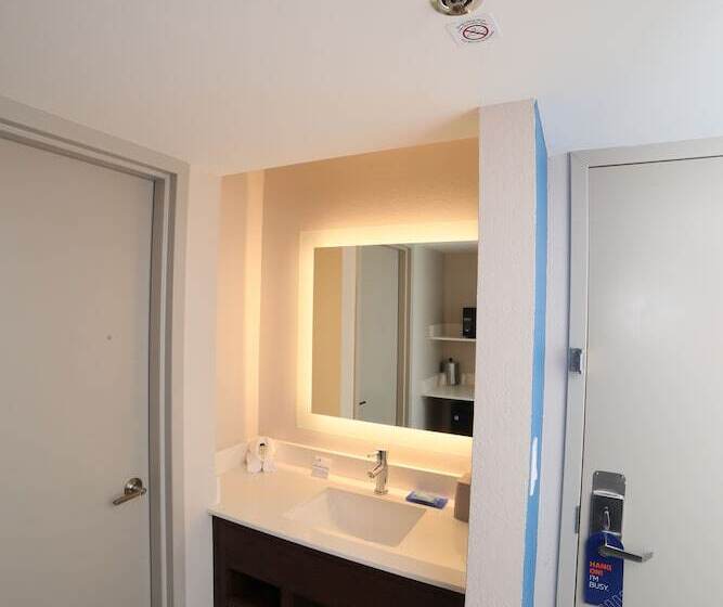 חדר סטנדרט, Holiday Inn Express Naperville, An Ihg