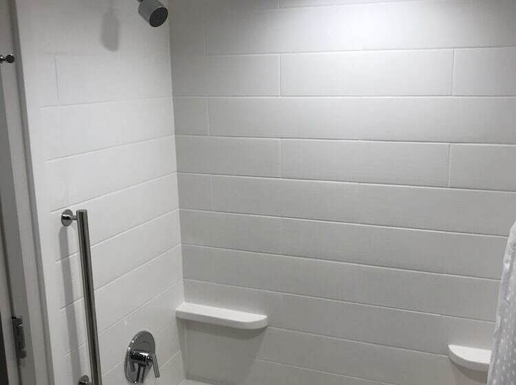 סוויטה, Holiday Inn Express Naperville, An Ihg