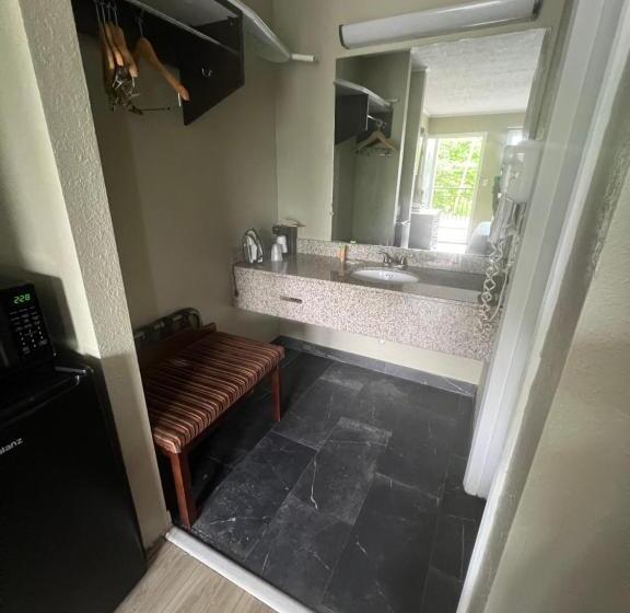 اتاق استاندارد با 2 تخت دوبل, Travel Inn Kingsport