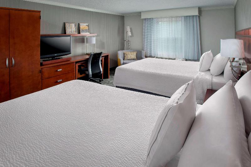 Номер бизнес-класса, Travelodge By Wyndham Orange County Airport/ Costa Mesa