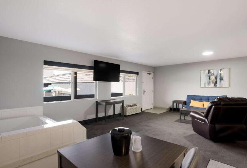 스위트 킹사이즈 침대, Richland Riverfront Hotel, Ascend Hotel Collection