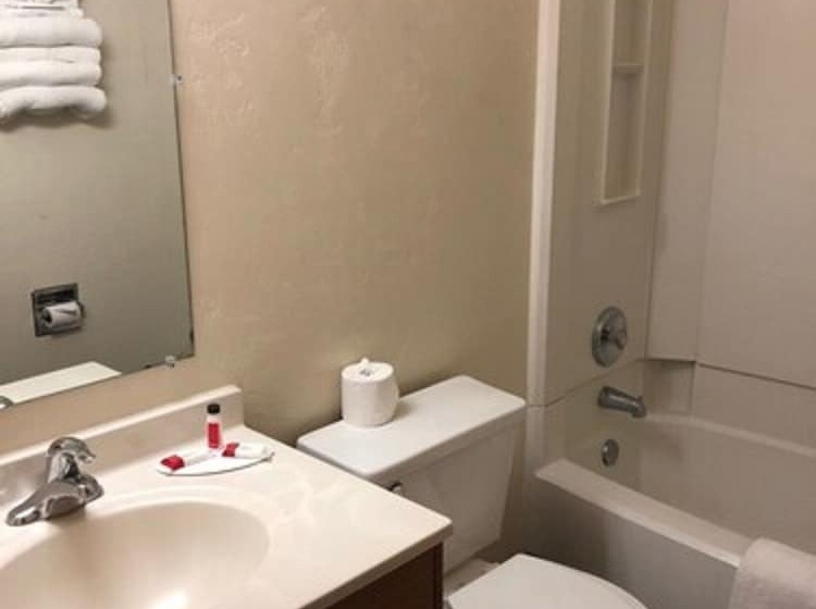 Люкс, Super 8 By Wyndham Klamath Falls