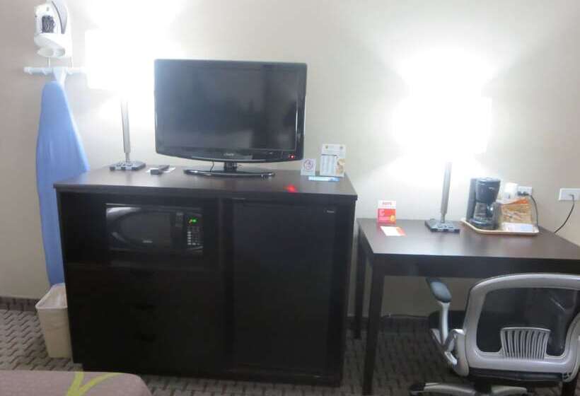 Номер Стандарт 2 Двуспальные Кровати, Super 8 By Wyndham Mundelein/libertyville Area