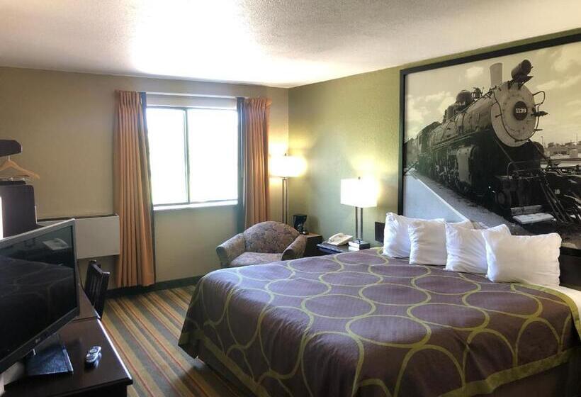 Стандартный Номер Кровать Кинг, Super 8 By Wyndham Topeka/wanamaker Rd/i70