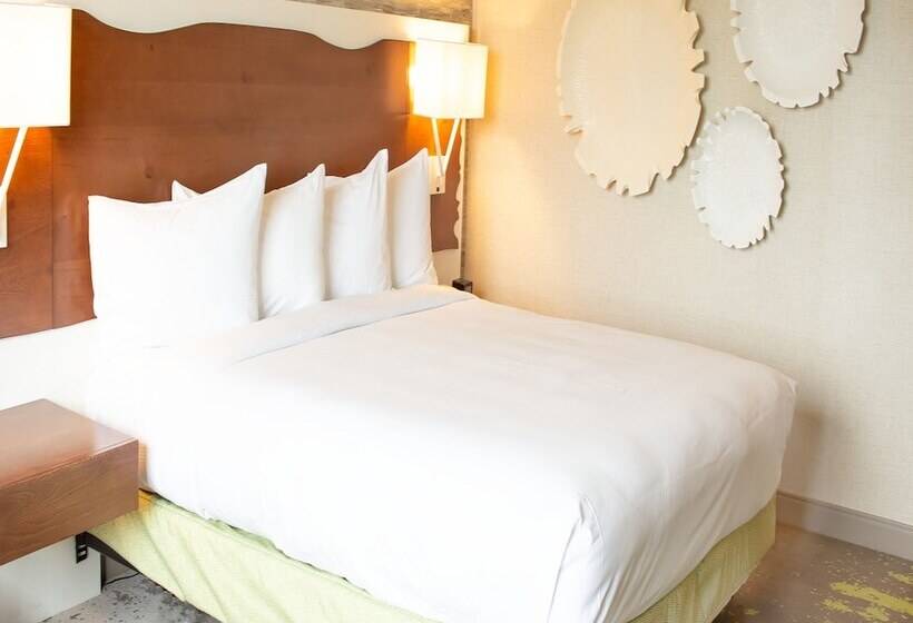 Полулюкс, Hilton Hasbrouck Heights/meadowlands