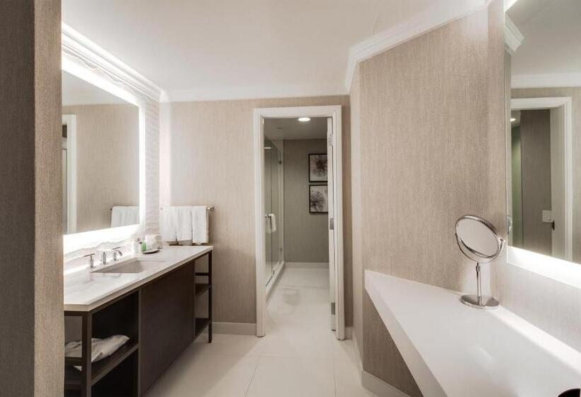 스위트 킹사이즈 침대, The Westin New Orleans