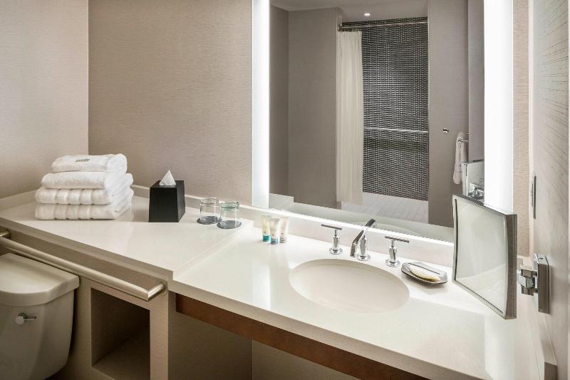 스탠다드 룸 킹사이즈 침대, The Westin South Coast Plaza, Costa Mesa