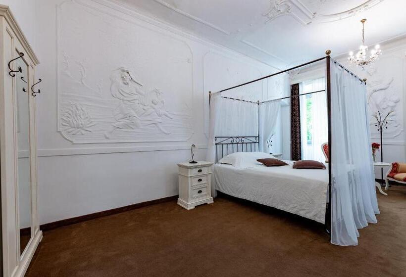 Номер Deluxe с Балконом, Boutique Hotel Kaštel