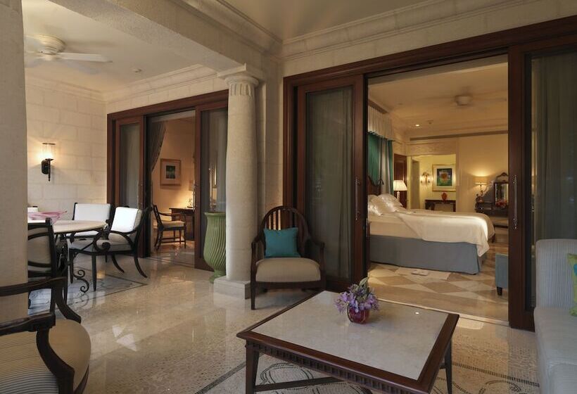 سوییت لوکس, Sandy Lane