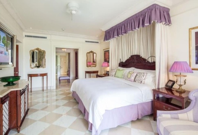سوییت لوکس, Sandy Lane