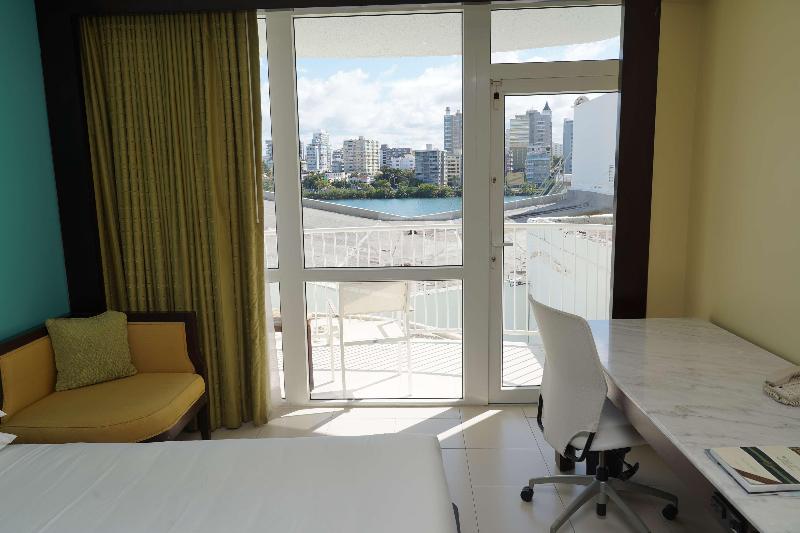 اتاق استاندارد با بالکن, The Condado Plaza