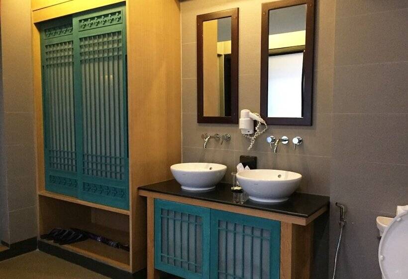 Вилла с 1 спальней и бассейном, Weekender Resort