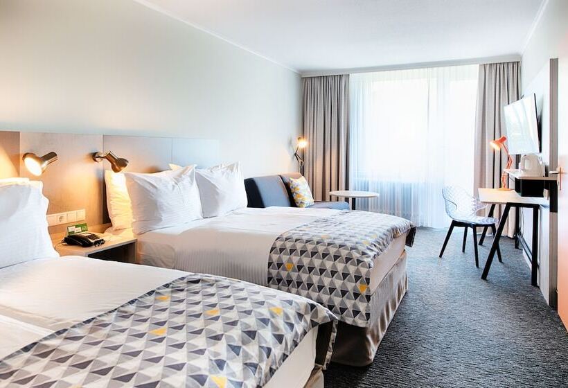 스탠다드 룸 더블 침대 2개, Holiday Inn Munich   South, An Ihg