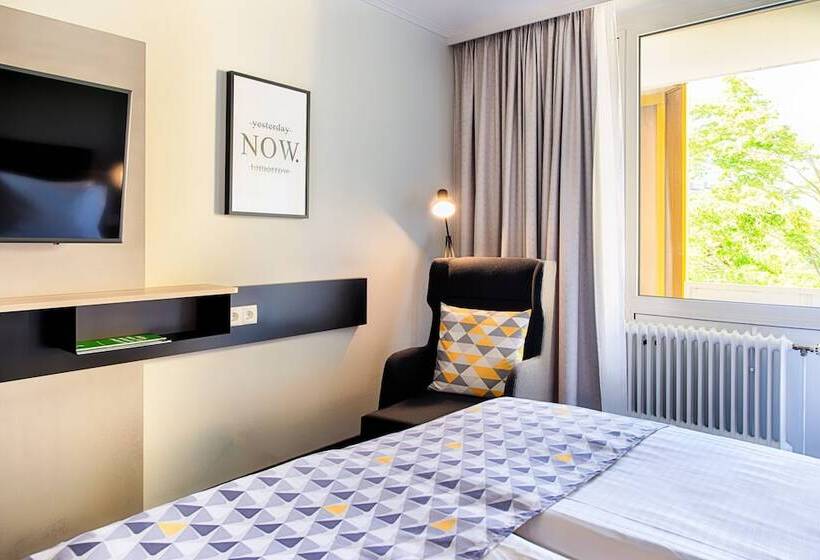 스탠다드 룸 더블 침대, Holiday Inn Munich   South, An Ihg