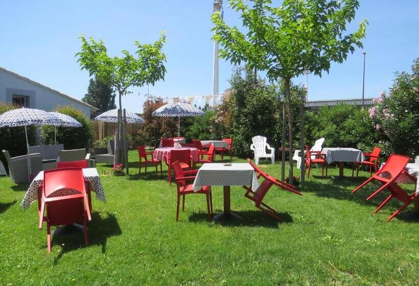 Номер Стандарт, Hôtel Kyriad Cap Sud