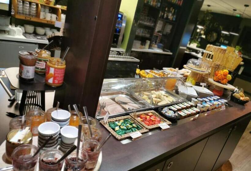 Номер Стандарт, Hôtel Kyriad Cap Sud