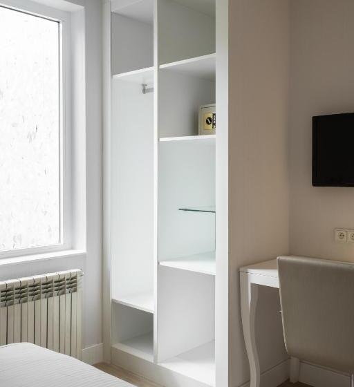 اتاق استاندارد, Latroupe Grand Place Hostel