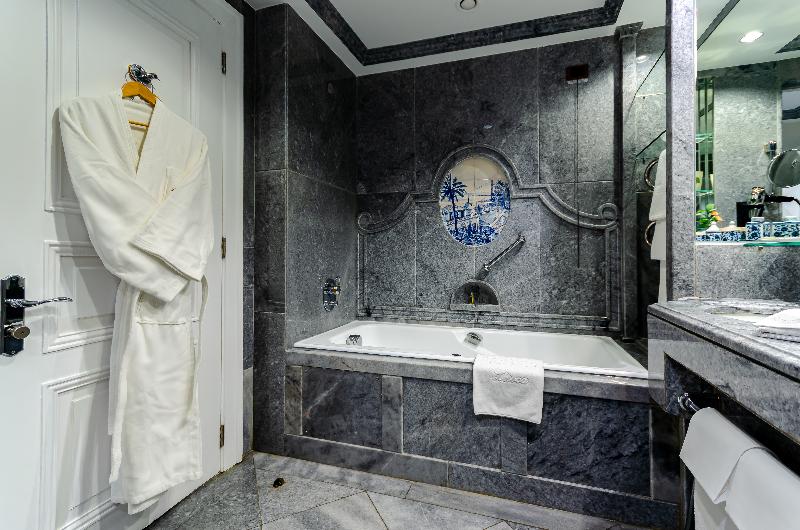 غرفة قياسية مطلّة علي النهر, Olissippo Lapa Palace – The Leading Hotels Of The World