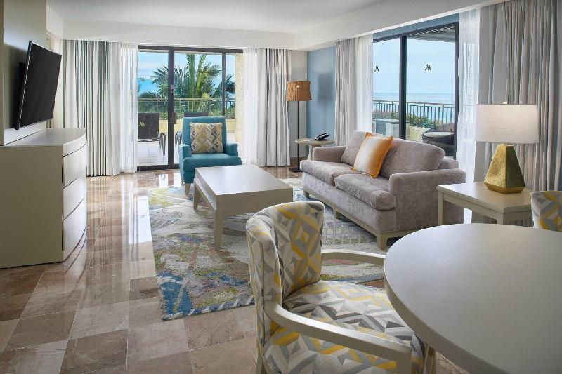מיטת קינג בסוויטה, Marriott Puerto Vallarta Resort & Spa