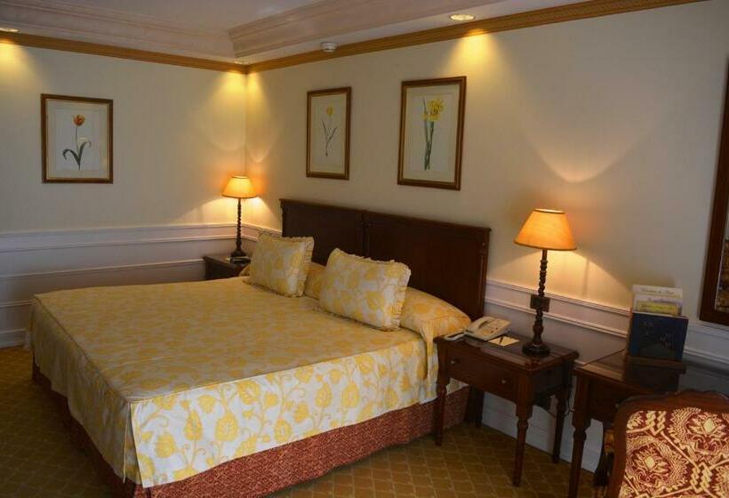 جناح جونيور, Olissippo Lapa Palace – The Leading Hotels Of The World