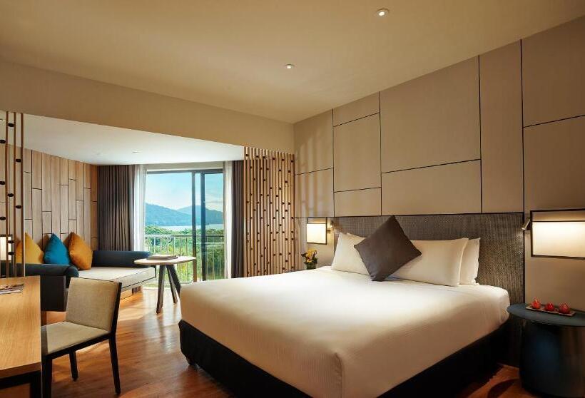 Номер Deluxe Вид на Море, Parkroyal Penang Resort