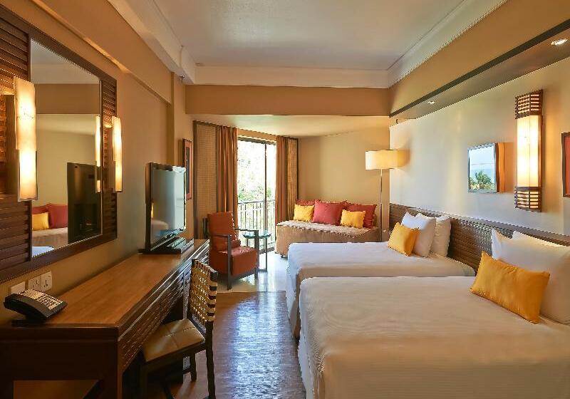 Номер Deluxe Вид на Море, Parkroyal Penang Resort