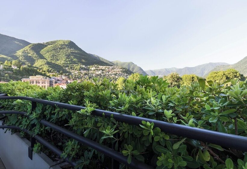 اتاق لوکس با چشم‌انداز استخر, Sheraton Lake Como