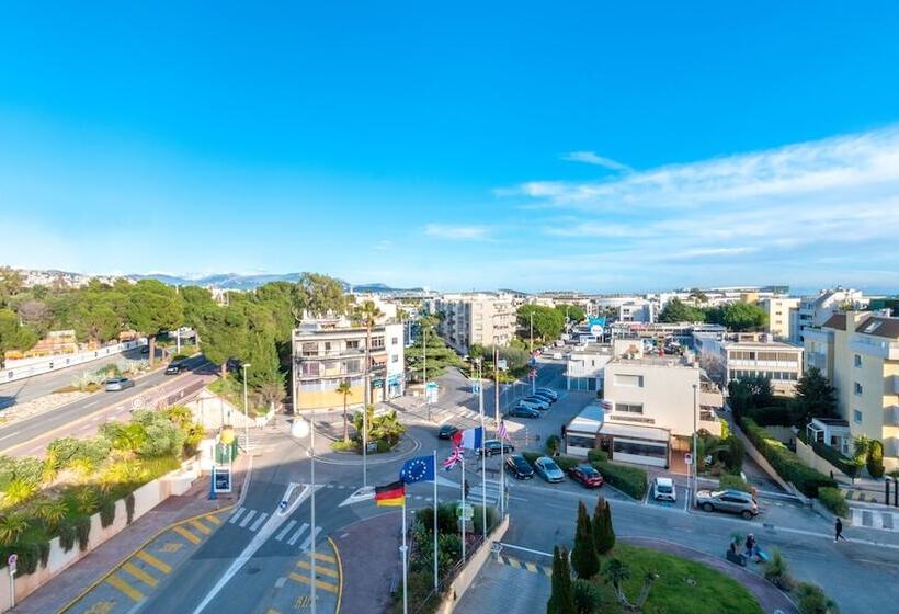 Номер Стандарт Двуспальная Кровать Адаптированный для Инвалидов, Holiday Inn Nice   Port St Laurent, An Ihg