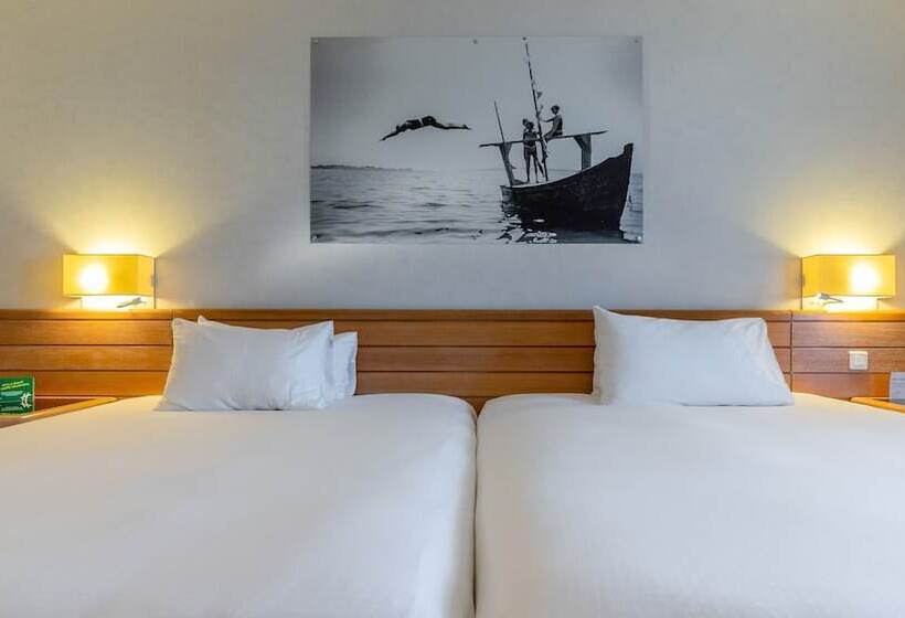 Номер Стандарт Вид на Город, Holiday Inn Nice   Port St Laurent, An Ihg