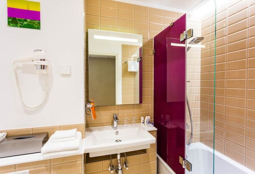 اتاق خانوادگی, Park Inn By Radisson Central Tallinn