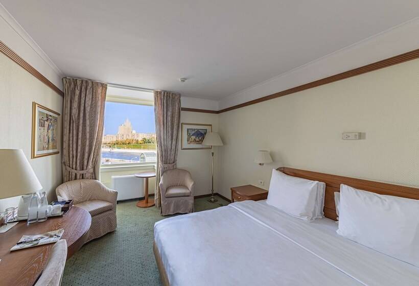 Номер Стандарт Вид на Реку, Radisson Slavyanskaya Hotel And Business Centre, Moscow