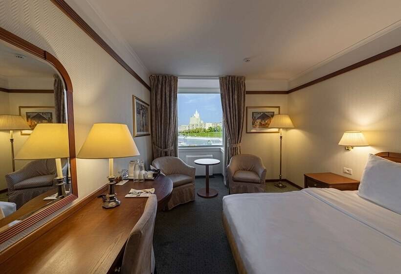 Номер Стандарт Вид на Реку, Radisson Slavyanskaya Hotel And Business Centre, Moscow